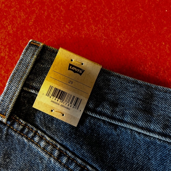 Levi’s high waisted cut-off denim mom short NWT - Picture 9 of 11